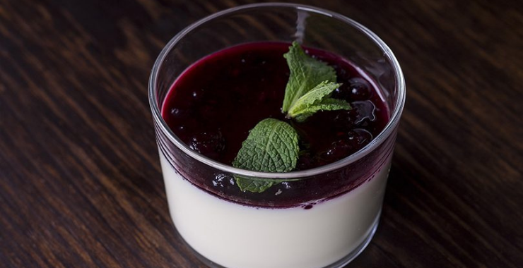 PANNA COTTA CON SALSA AL RIBES Ecosalute